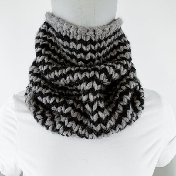 WOOL AND THE GANG Infinity Striped Gray snd Black Neck Warmer Snood - Picture 2 of 2